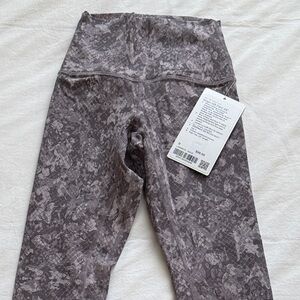NWT!!! Lululemon Align, 25” Size 0; Gray/Taupe Patterned High-Waisted Leggings